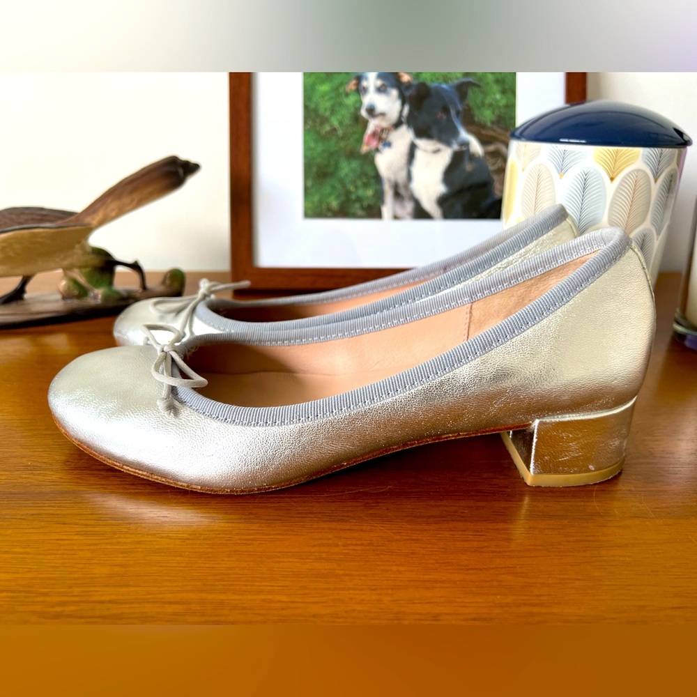 Summit by White Mountain Silver Ballet with Block Heel size 7.5/8